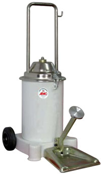 Lever grease pump